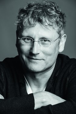 Dr. Raimund Schriek